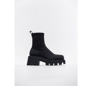 Zara Treaded Neoprene Ankle Boots Size 6.5